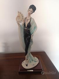 statuetta vintage di Armani