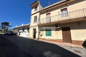 Trilocale oltre accessori e spazi esterni a Faro S