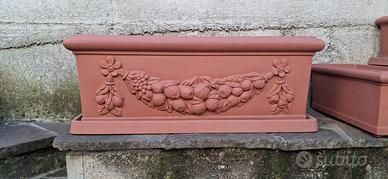 Fioriera  in resina con sottovaso