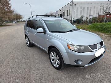 Mitsubishi outlander 7 posti