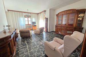 Panoramico esavano con garage