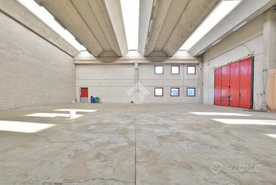 CAPANNONE A SANTHIÀ