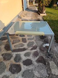 Tavolino 50x75h45 metallo e vetro opaco