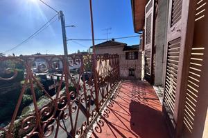 CASA SEMINDIPENDENTE A SARZANA