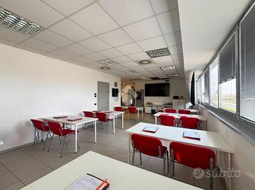 UFFICIO A PESCHIERA DEL GARDA