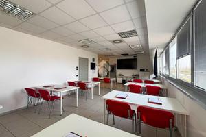 UFFICIO A PESCHIERA DEL GARDA