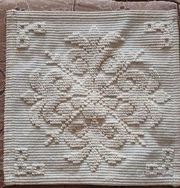 tappetino quadrato lavorazione artigianale sarda 