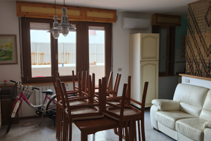 Appartamento tutto l'anno con post auto coperto