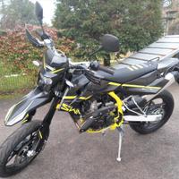 Promo nuovo motard swm sm125 black-bialbero-tasso0
