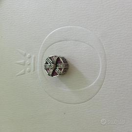 PANDORA Charm 792006CZR Regalo Rosso scintillante