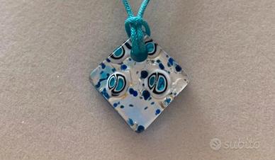 Collana con ciondolo in vetro di Murano