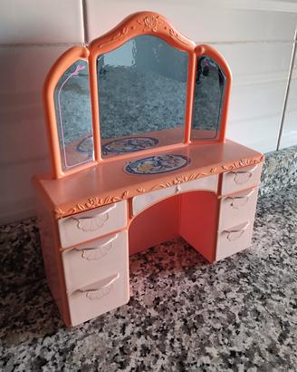 comò con specchio di Barbie 