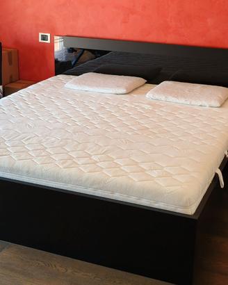 LETTO MATRIMONIALE CON COMODINI E COMÒ