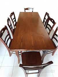 Tavolo completo di 8 sedie 