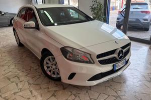 MERCEDES-BENZ A 200 d Automatic 4Matic Premium