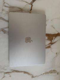 Macbook Air febbraio 2024 (schermo rotto)