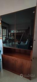 Elegante vetrina/libreria in legno