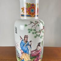 Vaso  cinese vintage in porcellana decorato a mano