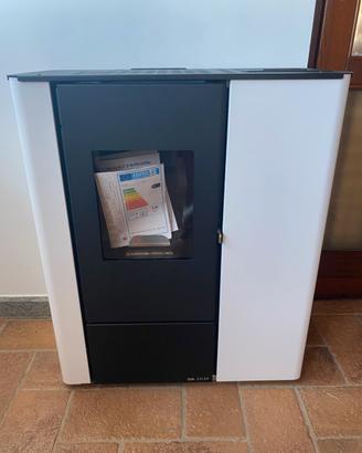 Stufa a pellet Eva Calor 7 kw