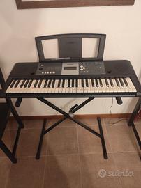 pianola  Yamaha YPT-230