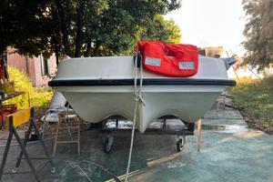 Trimarano 5 metri con Yamaha J  25 hp