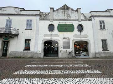 NEGOZIO A CORBETTA
