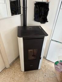 Stufa a pellet indigo freepoint USATA