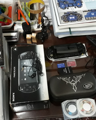 Playstation psp 2004 + giochi + accessori