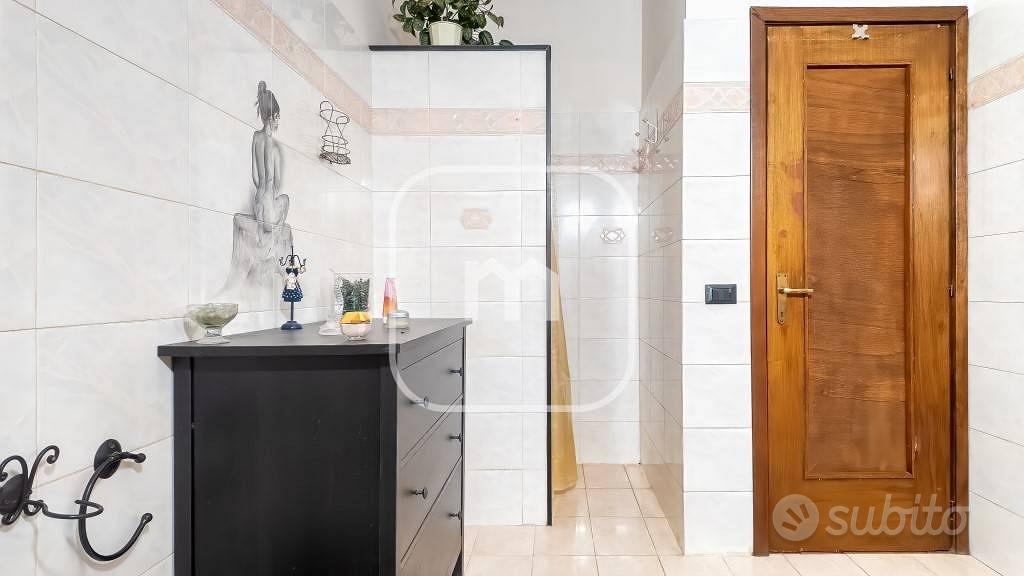 Villa di 100 m² con 3 locali a Roma - Altro