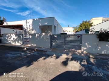 Villetta a Torre dell'Orso a pochi passi dal mare