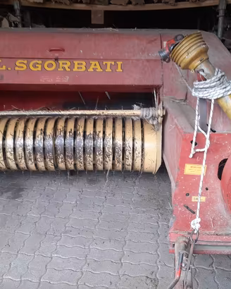 pressa fieno sgorbati 