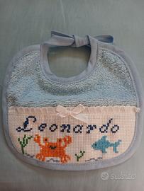 Bavaglino ricamato con nome