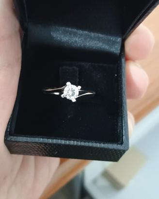 anello solitario oro 18kt e diamante naturale 