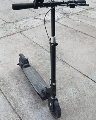 Monopattino elettrico REVO – Batteria guasta