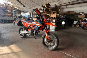 Ktm 690 smc-r 2023