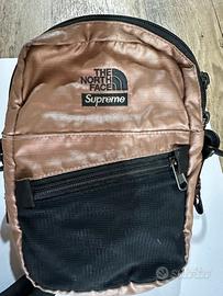 Borsello the North face supreme