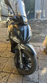 Beverly 400