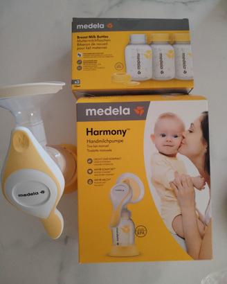 Tiralatte Medela manuale con accessori