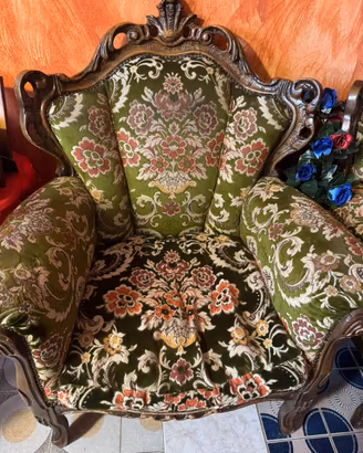Set tavolo, sedie e poltroncine