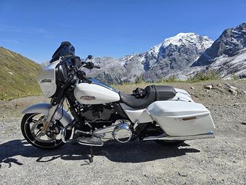 Harley Street Glide 2024