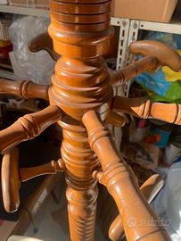 Appendiabiti in legno