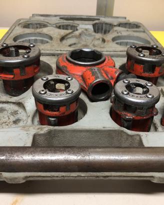 Filiera manuale RIDGID R 200