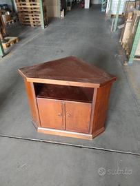 mobile in legno ad angolo