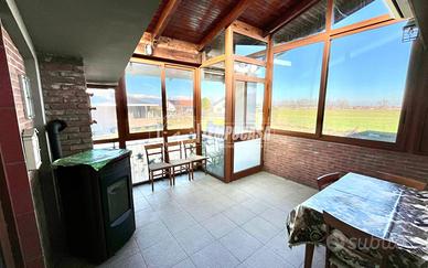 QUADRILOVALE CON TERRAZZO SENZA SPESE CONDOMINIALI