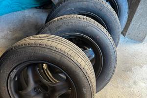 4 Gomme + 4 Cerchioni Acciaio R15 Dacia Sandero 