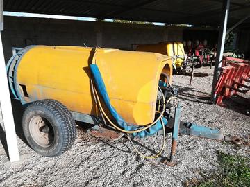 Atomizzatore usato 1000lt carrellato