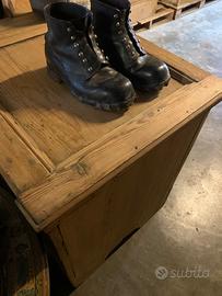 Antichi scarponi chiodati