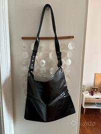 Borsa Bershka in pelle nera