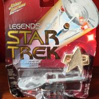 Star Trek. ENTERPRISE NCC-1701 with Battle Damage 