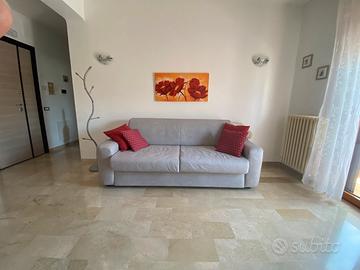 DIVANO LETTO 160X190 PARI AL NUOVO!